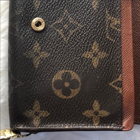 AUTHENTIC LOUIS VUITTON MONOGRAM WALLET. - Picture 5 of 8